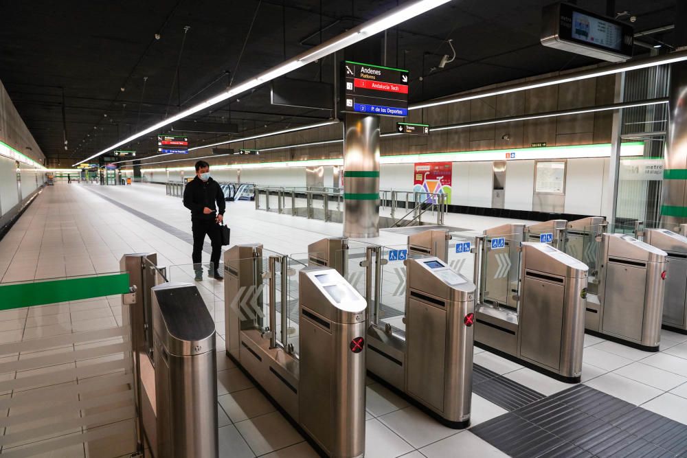 El metro de Málaga se vacía con el estado de alarma.