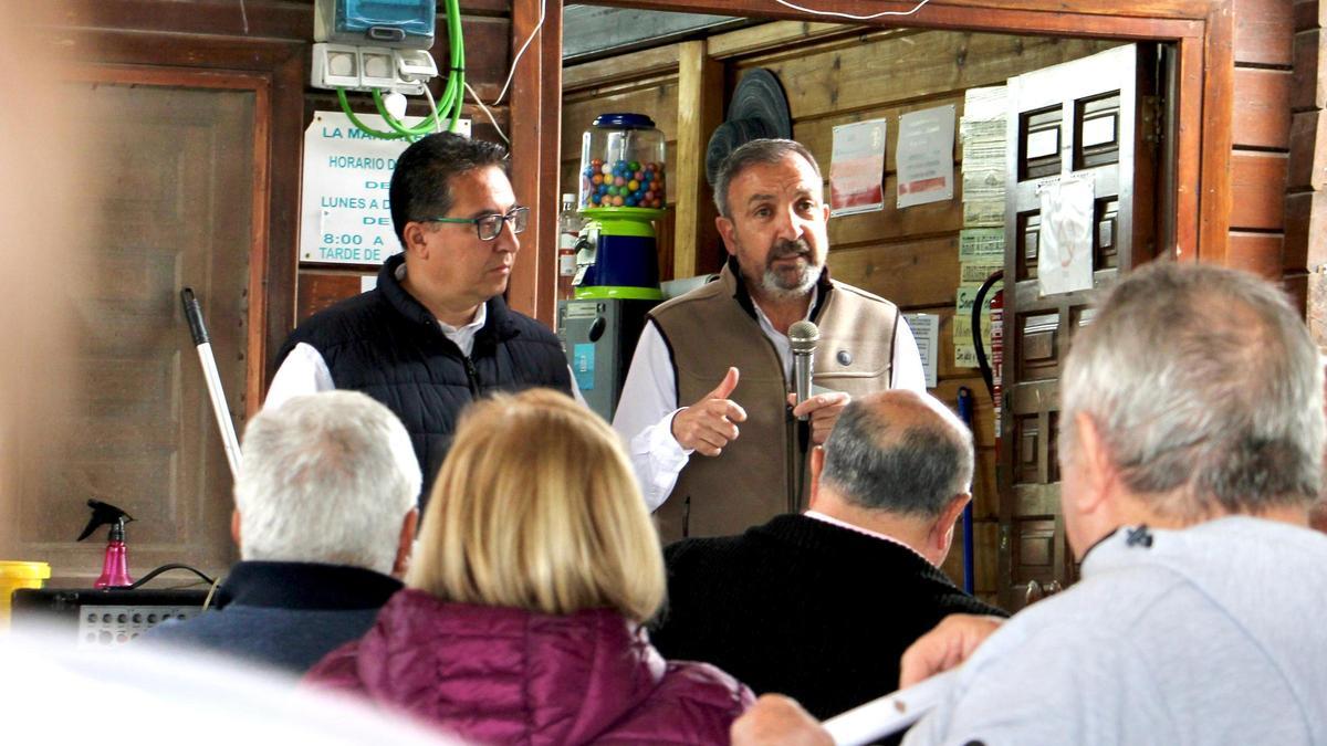 Redondo y Cabañero, durante la charla informativa.