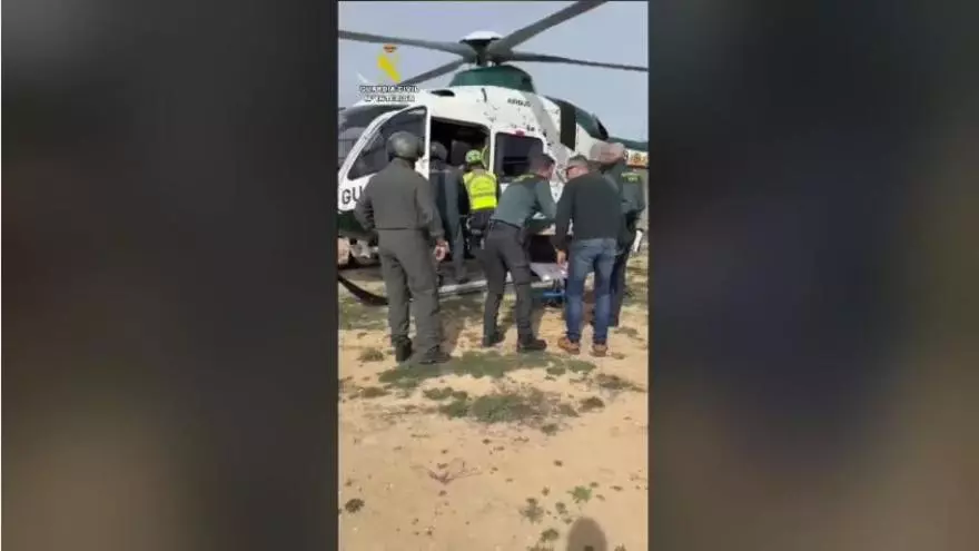 Rescatan con helicóptero a un hombre que resultó herido practicando senderismo en Buñol