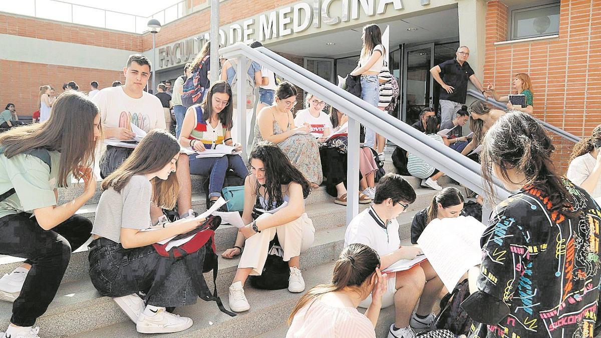 Acceso a la Universidad: Uno de los desafíos del Ministerio de Educación será avanzar en la implantación de la nueva Selectividad.