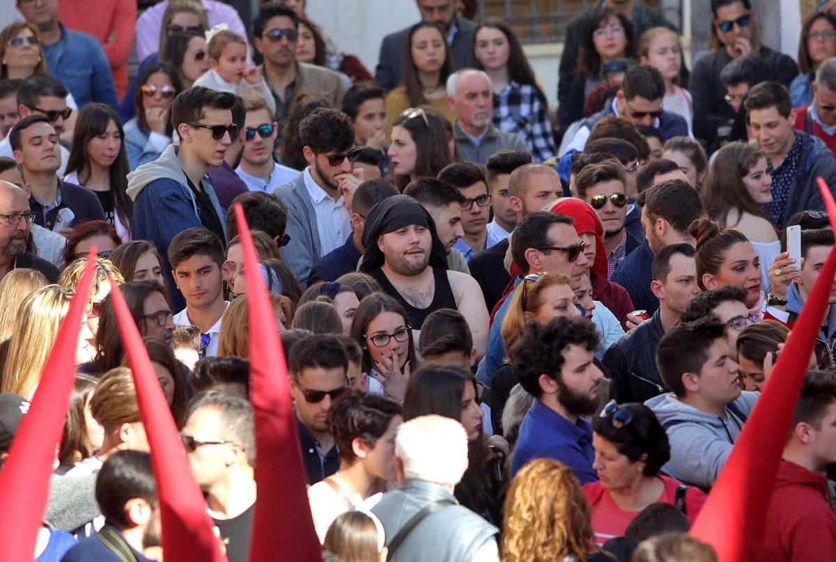 La hermandad del Buen Suceso muestra su estilo en las calles cordobesas