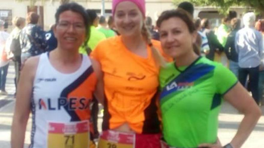 Los triunfadores absolutos de la carrera vallera del sábado, tanto en hombres como en mujeres.