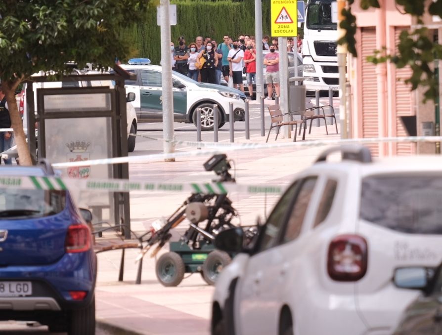 La Guardia Civil explosiona la mochila sospechosa en Sax y descarta la presencia de una bomba