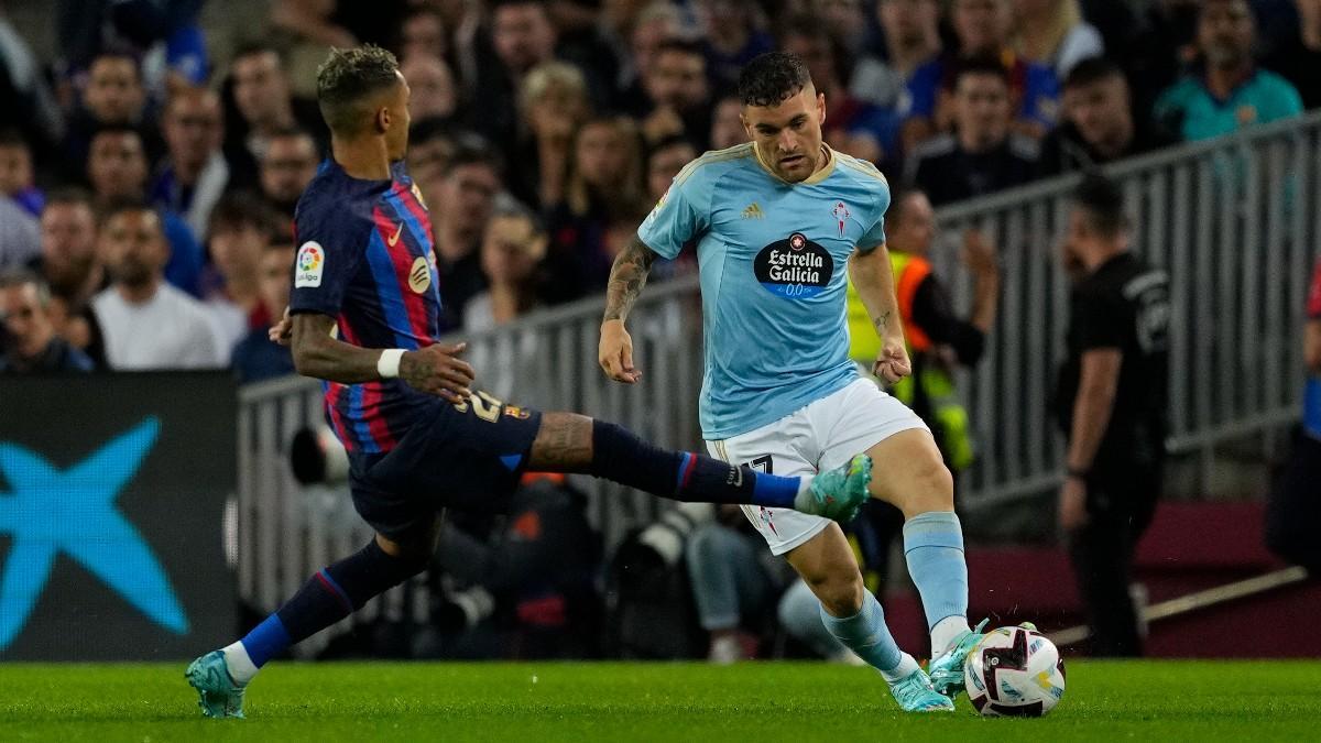 Javi Galán, ante Raphinha