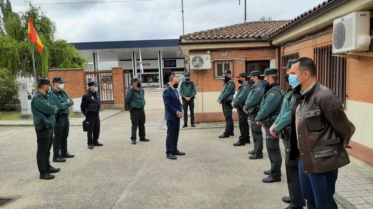 Visita al cuartel de la Guardia Civil en Bermillo de Sayago.