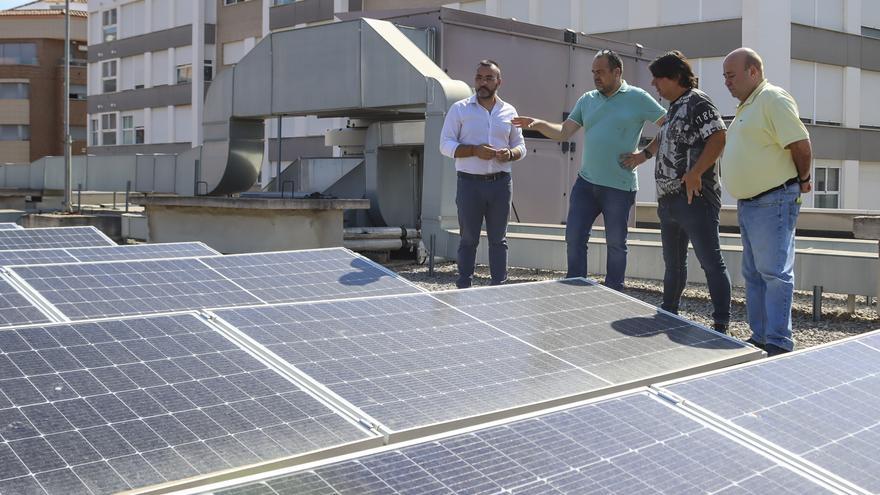 Vila-real espera ahorrar 45.000 € al año al instalar placas solares en los colegios