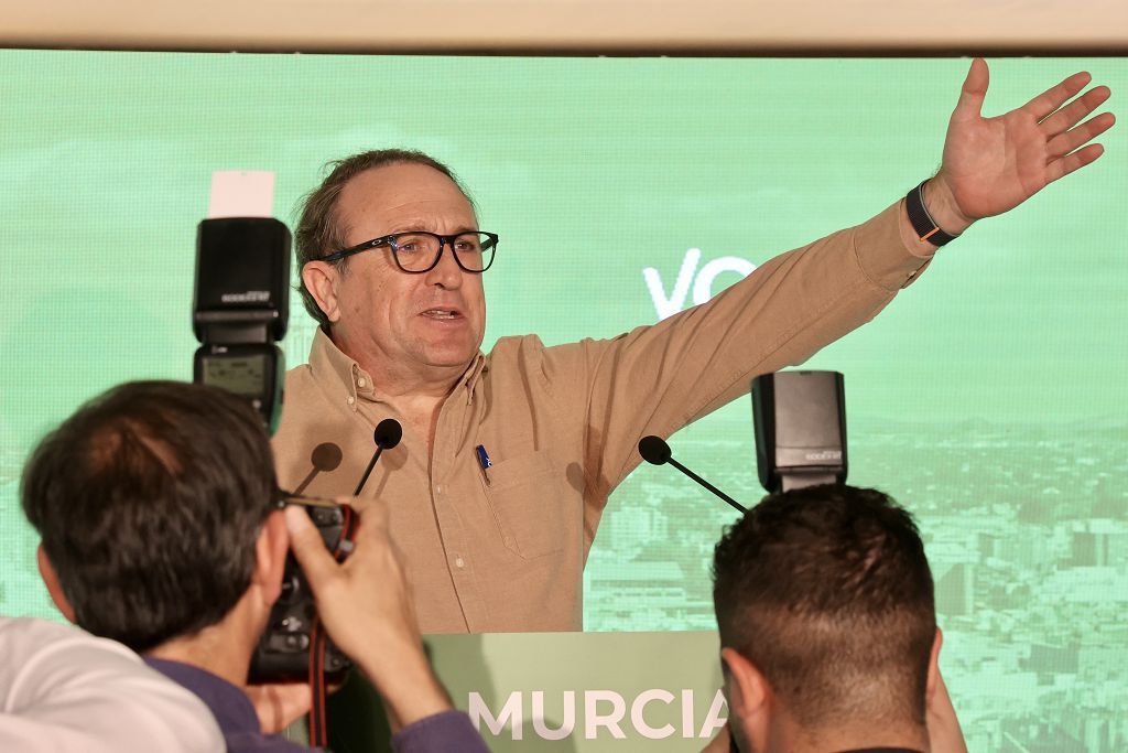 Todas las imágenes de la visita de Santiago Abascal en Murcia este domingo