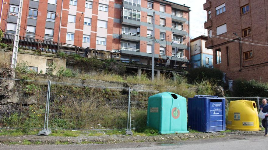 El ascensor urbano de Moreda en el solar del antiguo chalé de La Cadena despega: esta es la fecha en la que arrancará la obra