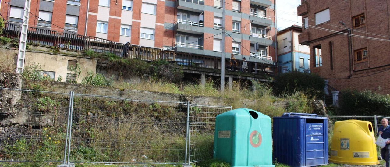 El ascensor urbano de Moreda en el solar del antiguo chalé de La Cadena despega: esta es la fecha en la que arrancará la obra
