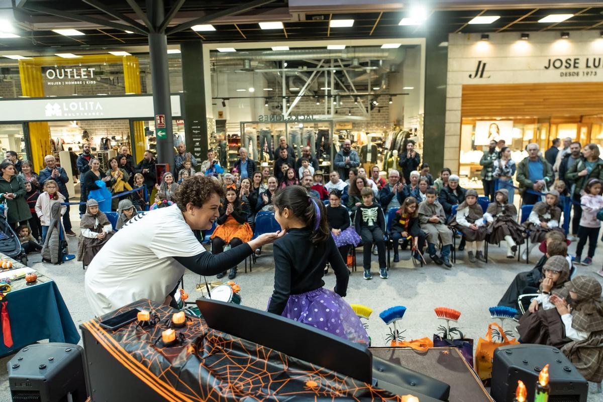 El Aula de Aprendizaxe Tratalenca eN Area Central para inaugurar el Samaín en Compostela en colaboración con Pauta.