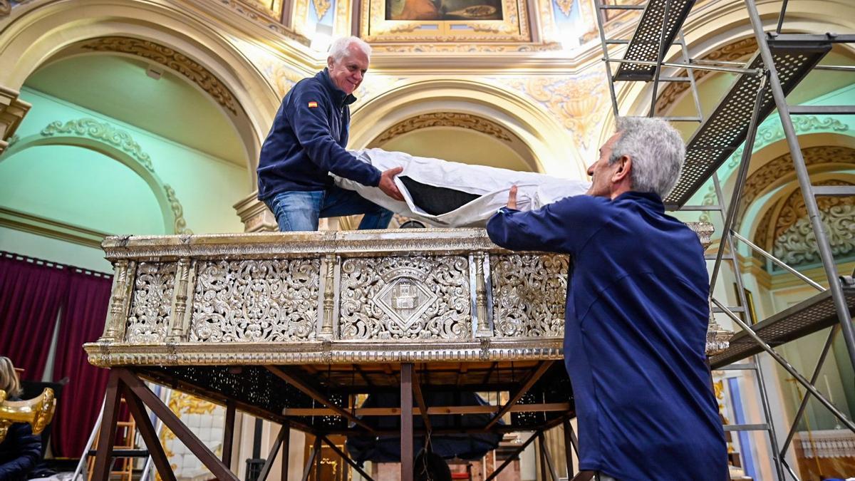 Galería de imágenes: Montaje de los pasos en Castelló