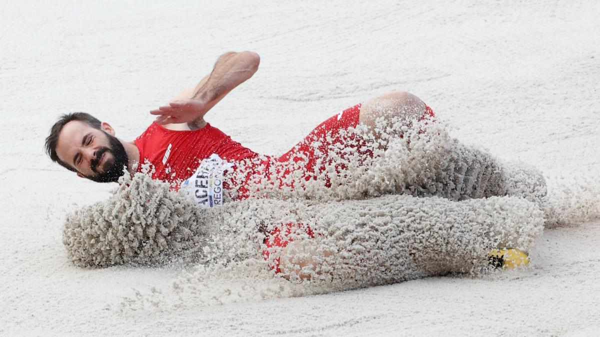 Eusebio Cáceres fue octavo en la final de longitud
