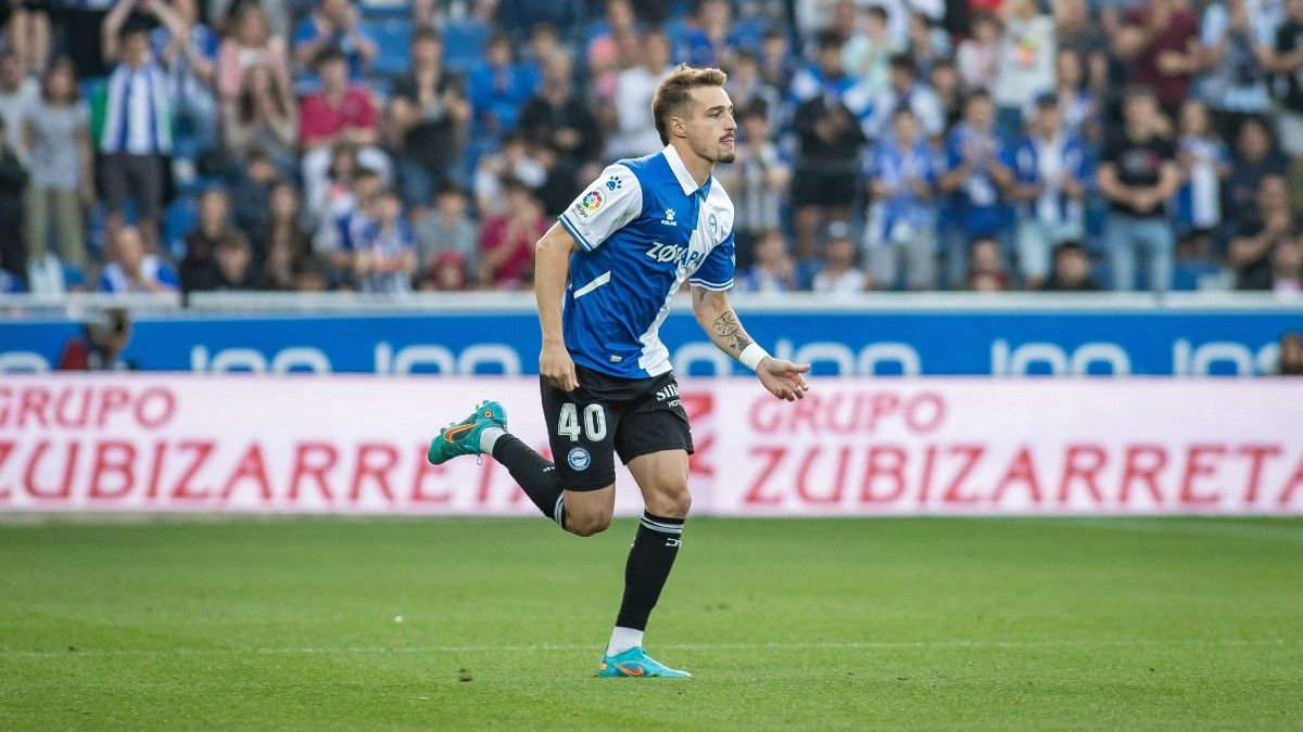 Marc Tenas debutó en Primera de la mano del Alavés