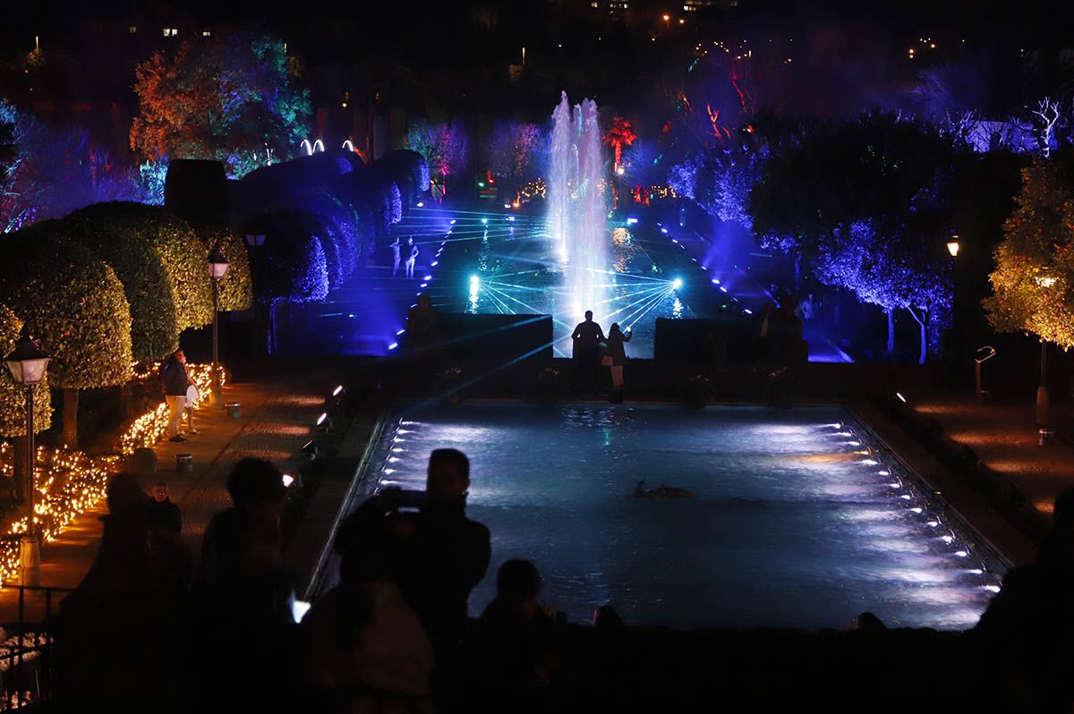 En imágenes el nuevo espectáculo Raíces en el jardín del Alcázar de Córdoba