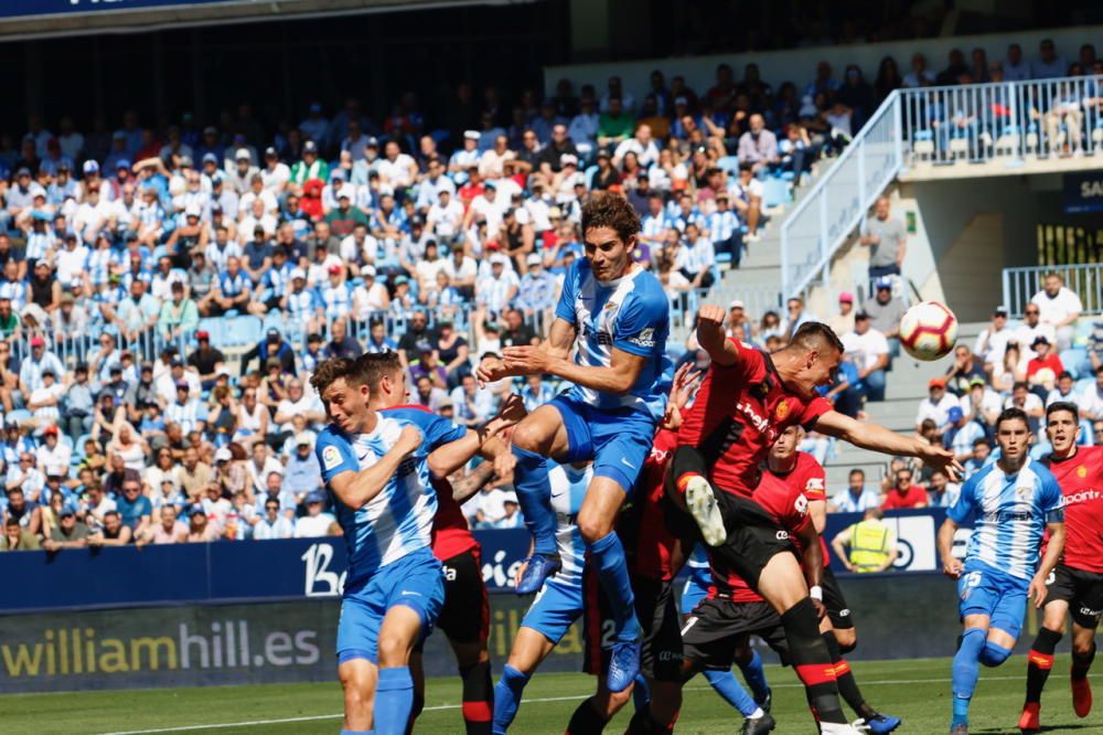 Un tanto de Leo Suárez a cinco minutos del final le da la victoria y los tres puntos al RCD Mallorca en su visita a La Rosaleda, en un duelo de aspirantes al ascenso a Primera División que comenzaban la jornada empatados a puntos.
