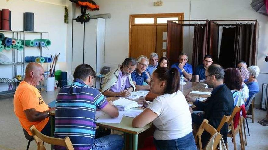 Reunión del Consello Veciñal de Tirán. // Gonzalo Núñez