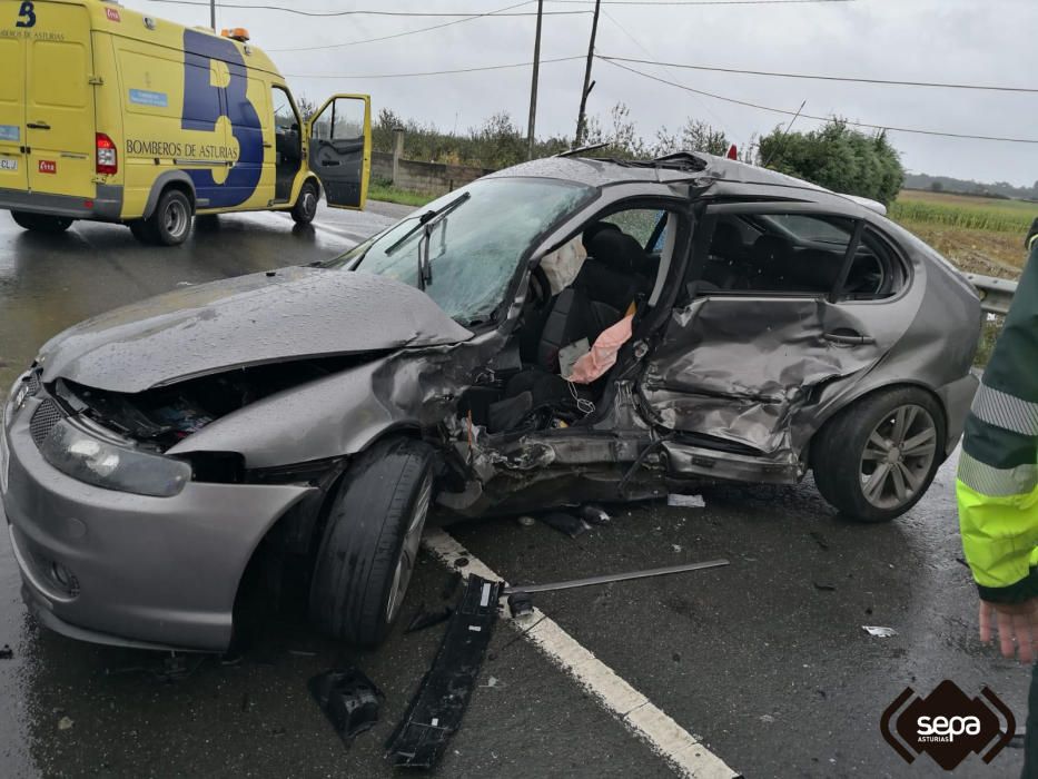 Accidente triple en Villuir (Valdés)