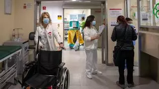 La mascarilla y las visitas restringidas vuelven a los hospitales de la Región