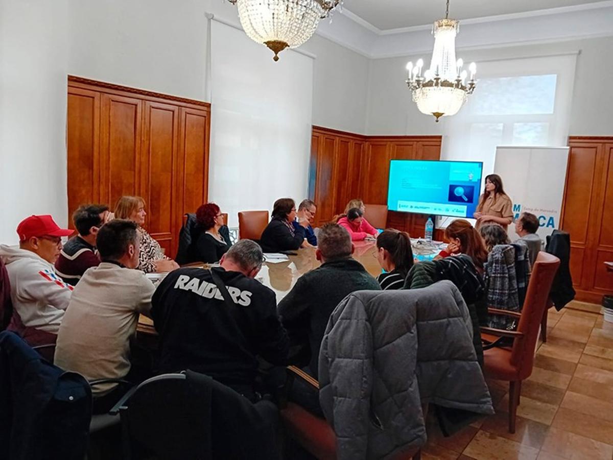 Durante la reunión con los extrabajadores de Obeikan