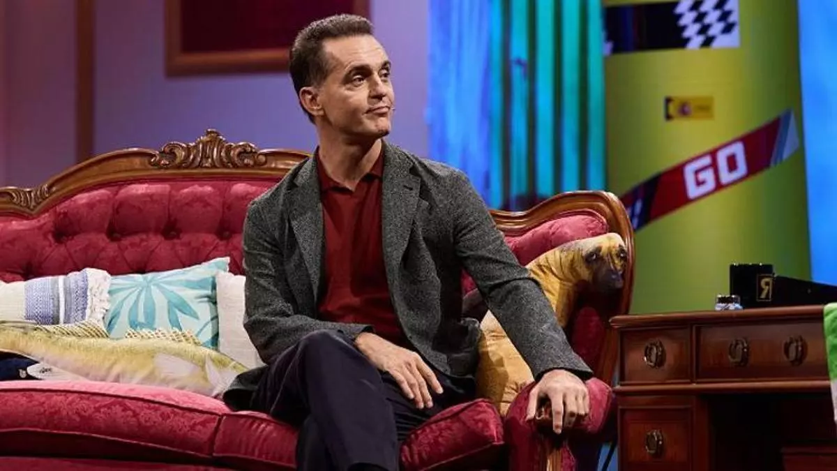 El actor gallego Pedro Alonso estalla en 'La revuelta' contra el desahucio de Maricarmen: "Una sociedad que maltrata de esa forma a sus mayores es una sociedad enferma"