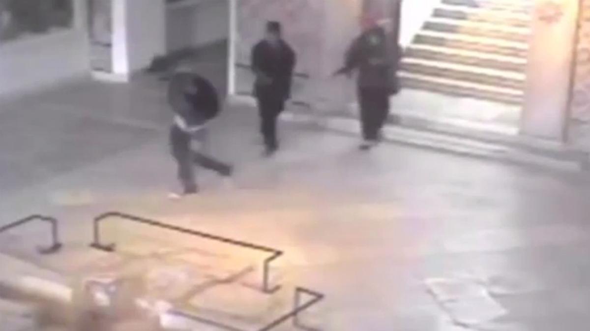 Tunis difon imatges dels terroristes al Museu del Bardo el dia de l’atemptat.