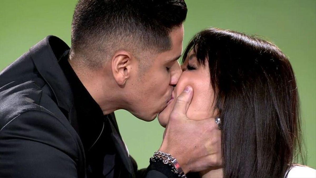 Una estrella de La Isla de las Tentaciones presenta a su nuevo novio y se lía: "¡Madre mía! Cambió un Ferrari por un Twingo"