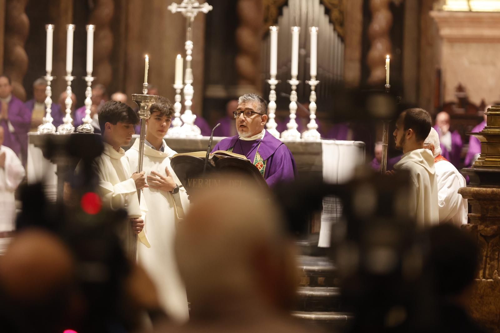 Así ha sido la misa en honor a las víctimas de la tragedia de Campanar