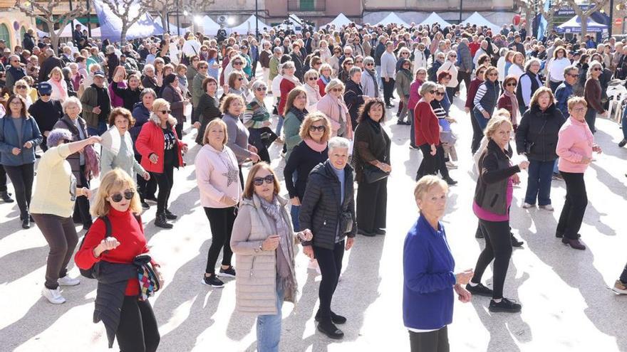 Ses Salines acoge la Fira de la Gent Gran organizada por el Consell de Mallorca