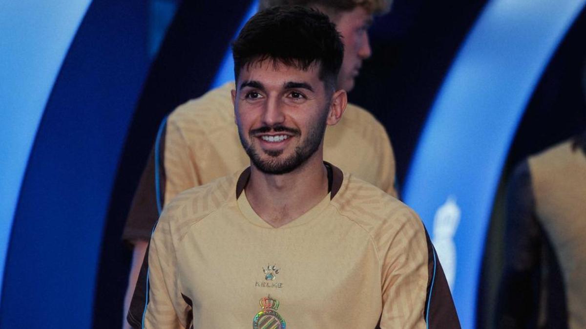 Javi Hernández, mejor sub-23 del mes en LaLiga