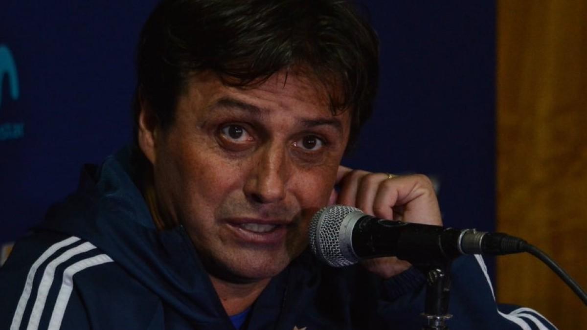 Guillermo Hoyos suple a Mascherano en el banquillo del Inter
