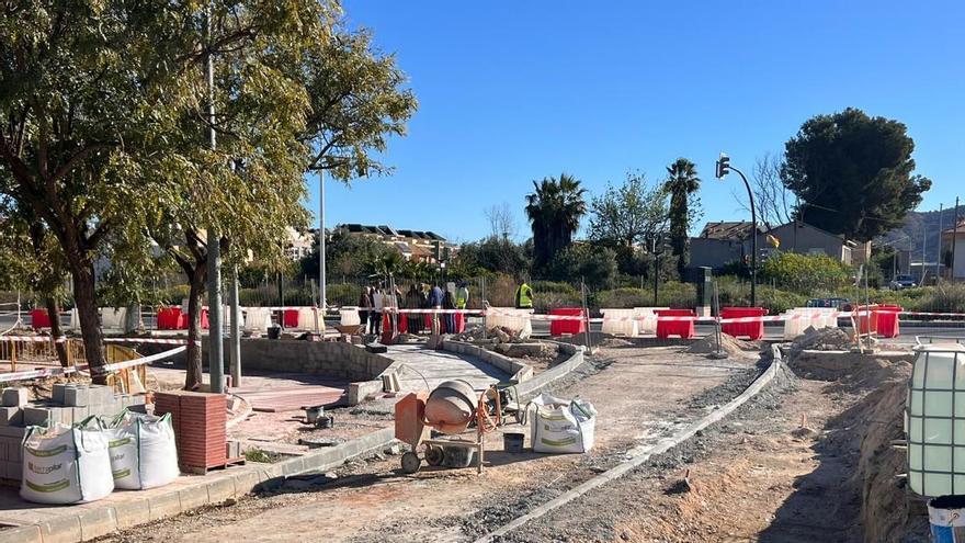 Un nuevo acceso a la calle Tiñosa descongestiona el tráfico en la calle Mayor y la avenida de la Libertad