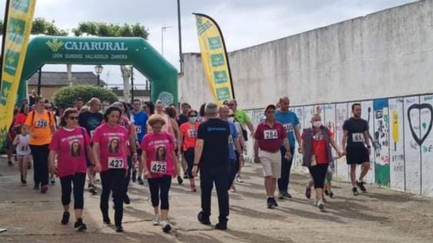 Más de 200 personas han participado en la II Carrera Memorial Leticia Rosino celebrada en Castrogonzalo