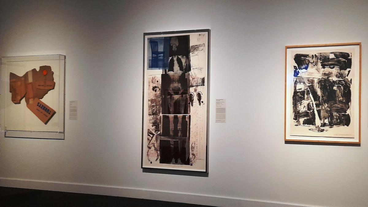 En el apartado dedicado a los talleres destaca el esqueleto de Jasper Johns (centro).