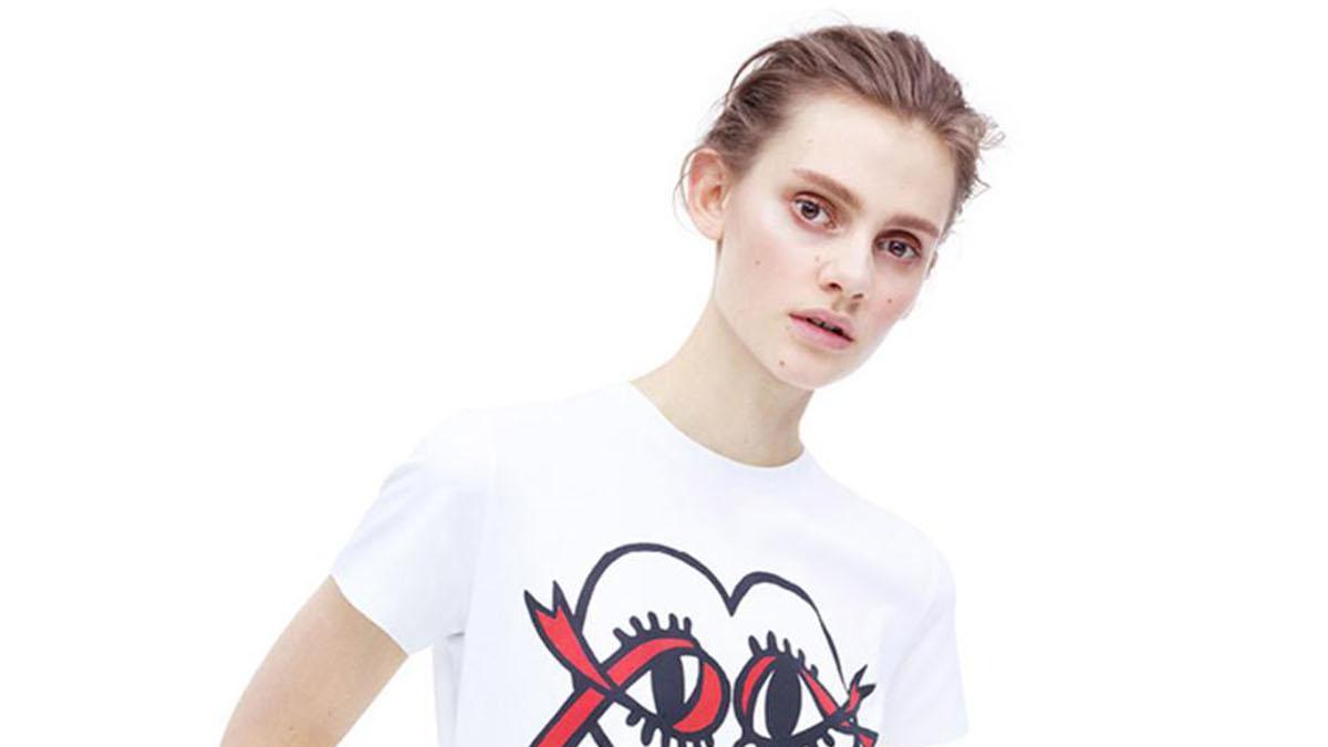 La edición limitada de camisetas de Victoria Beckham para la lucha contra el sida