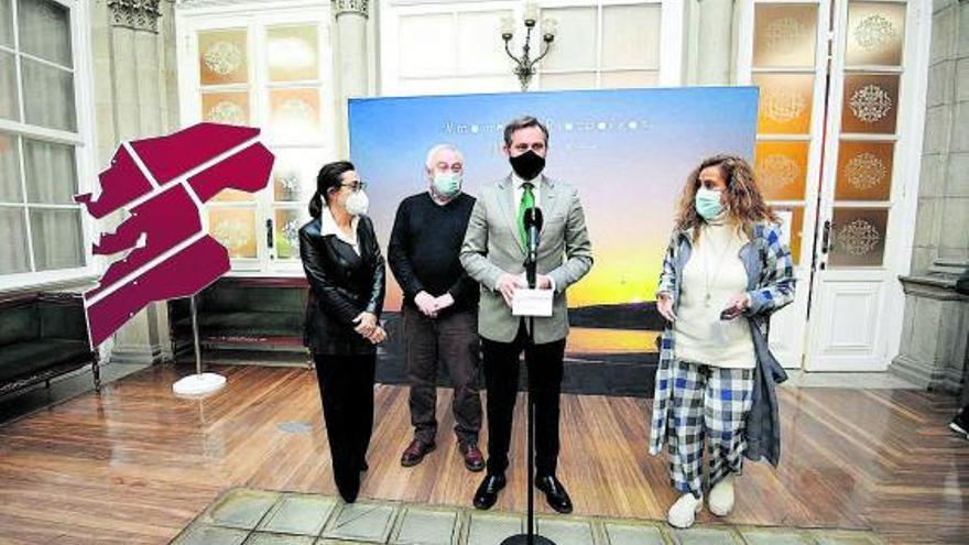 Maica Larriba, César Mosquera, José Miñones y Carmela Silva, ayer en la Diputación. |  // RAFA VÁZQUEZ