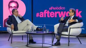 Pau Relat con el director de EL PERIÓDICO, Albert Sáez