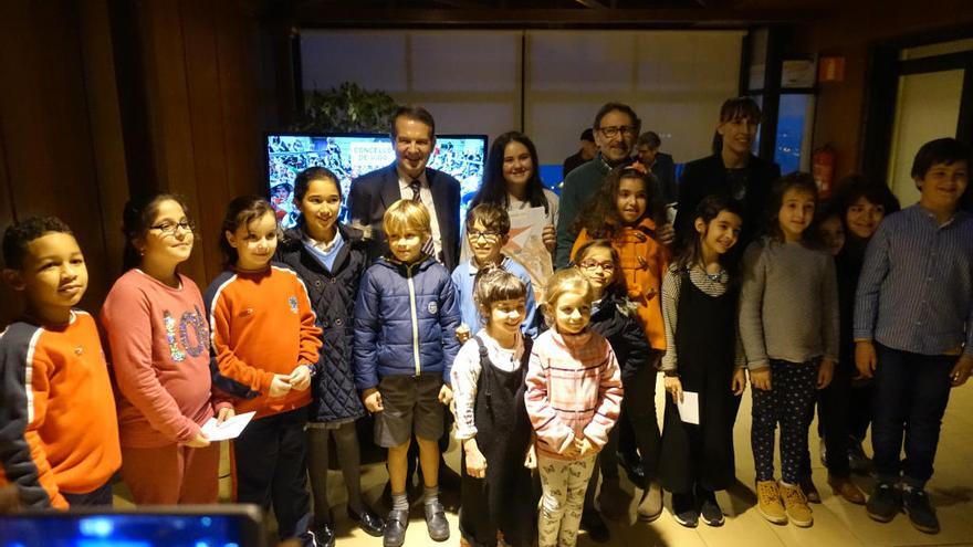 El alcalde entrega los premios al mejor cartel infantil de la Reconquista