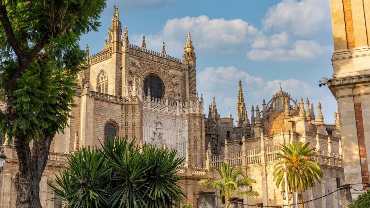 La imponente Catedral de Sevilla recoge el paso de la historia