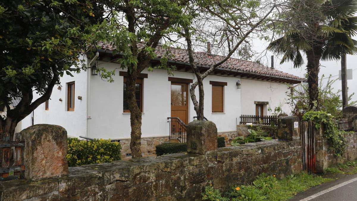 VÍDEO: Segundo asalto con extrema violencia en Villaviciosa: cuatro encapuchados entran a la casa de un matrimonio mayor y apalizan al hombre golpeándolo con una pistola
