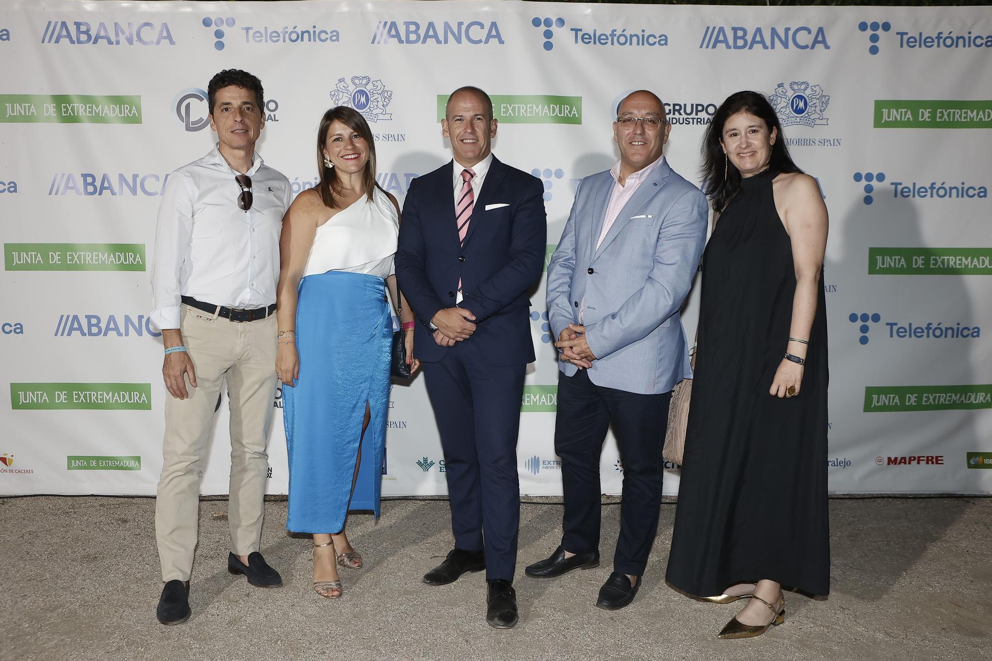 FOTOGALERÍA | Los invitados de los Premios Empresario del Año posan para El Periódico Extremadura