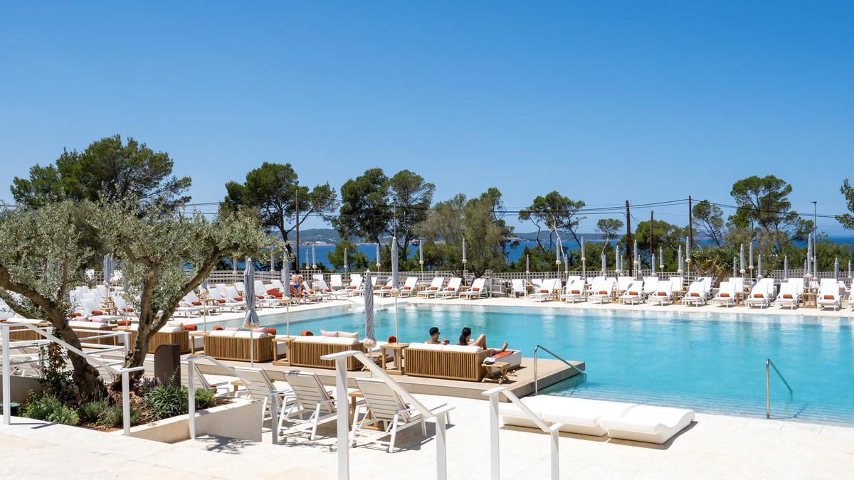 Un hotel con unas vistas increíbles situado entre Cala Gració y Cala Gracioneta.