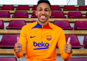 Aubameyang firma fins al 2025, amb opció de sortida pactada el 2023