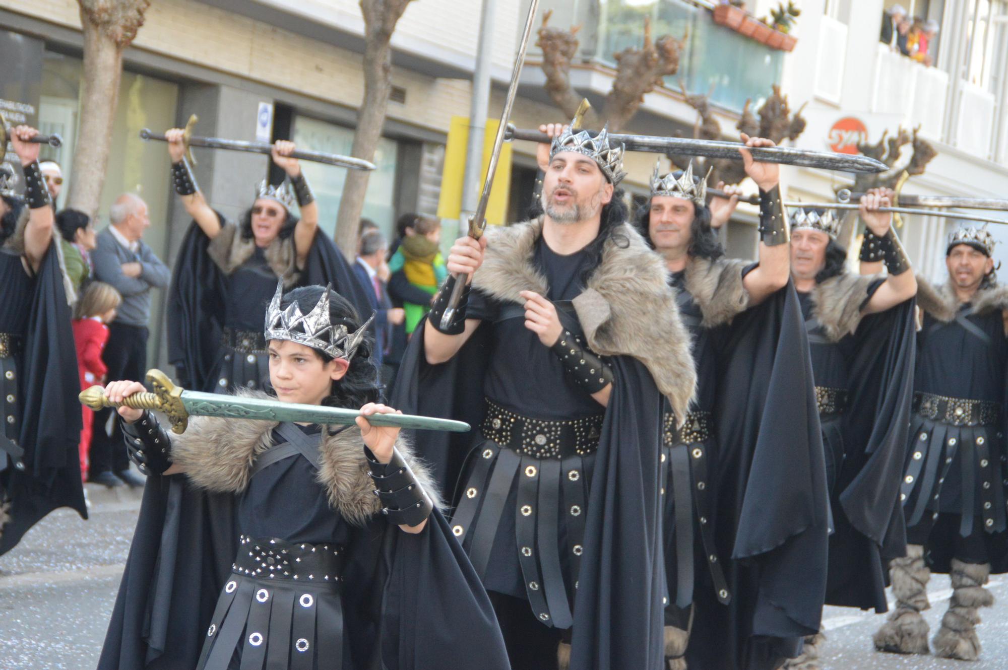 L'Escala vibra amb una rua de carnaval carregada d'imaginació