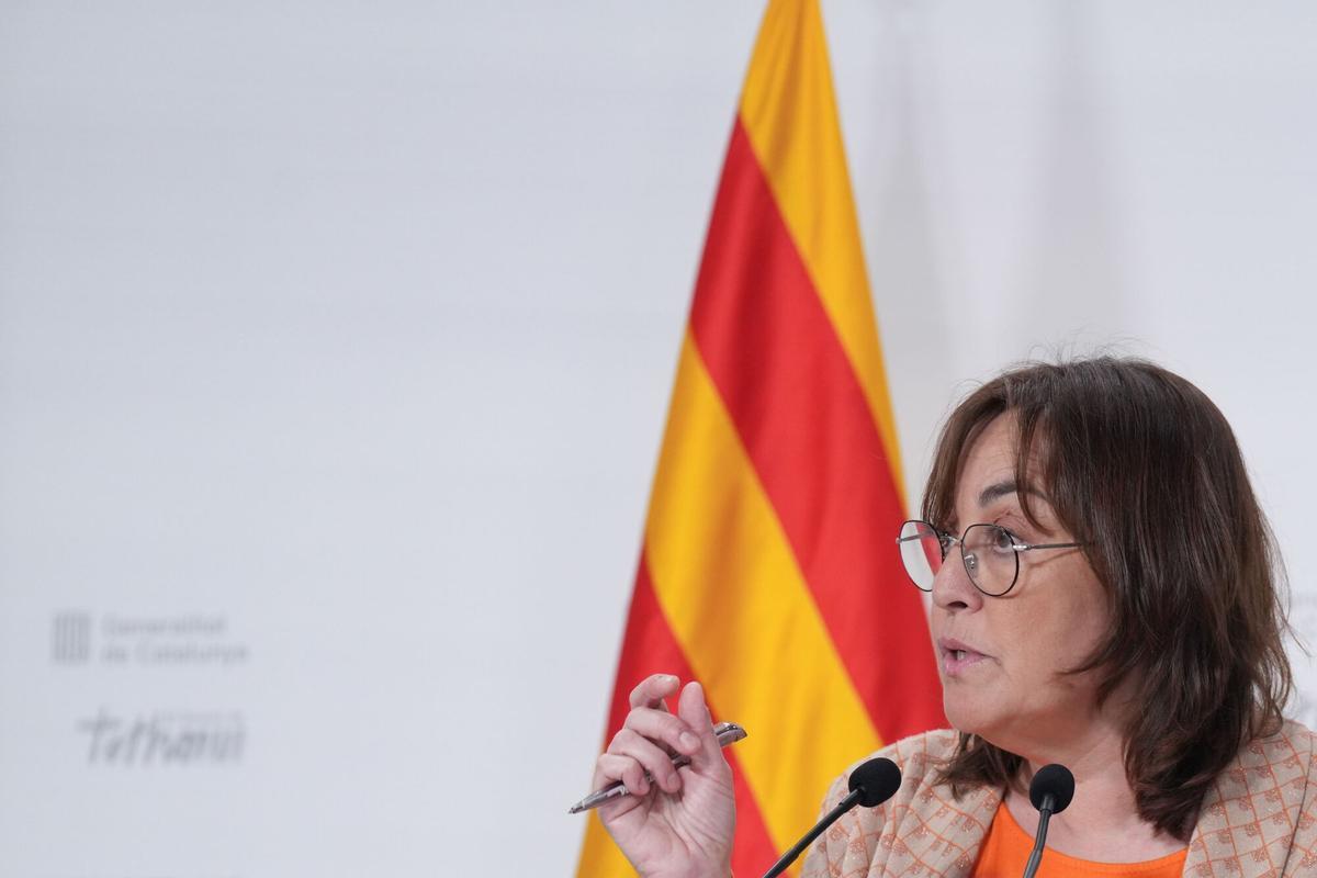 21/04/2026 La portavoz del Govern, Silvia Paneque, durante una rueda de prensa en la Generalitat de Catalunya, a 21 de abril de 2026, en Barcelona, Catalunya (España). La rueda de prensa sucede mientras se está investigando judicialmente al jefe de gabinete de Salvador Illa por presuntas irregularidades cuando era alcalde de Esparreguera (Barcelona) ECONOMIA David Zorrakino - Europa Press