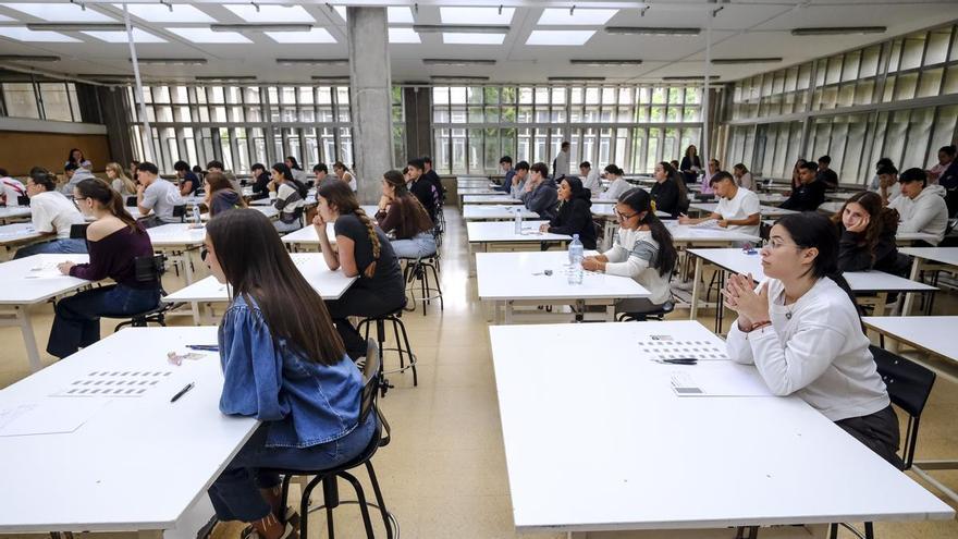 Informe PISA en Canarias: los alumnos de centros privados sacan mejores resultados que los de la pública