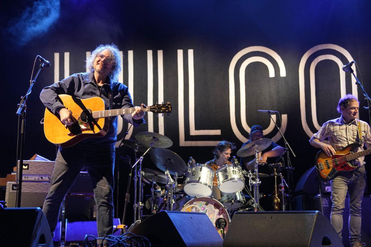 US' band 'Wilco' members perform during the Alma Festival concert in Barcelona, Spain, 26 June 2025. EFE/Alejandro Garcia