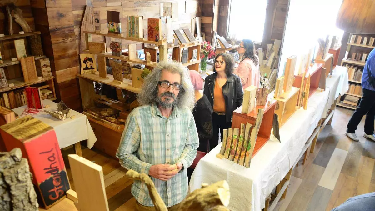 Folclore, madeira, poesía e música urbana no gran día da lingua propia