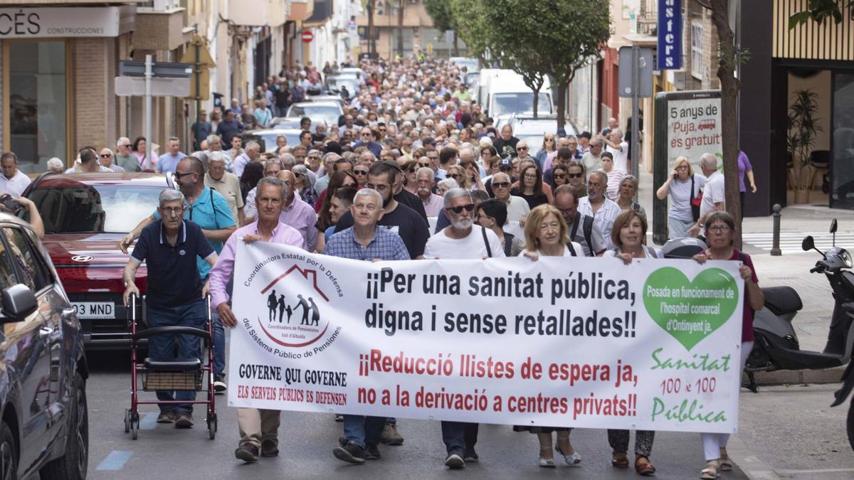 Manifestación en Ontinyent n defensa de una sanidad pública y sin recortes