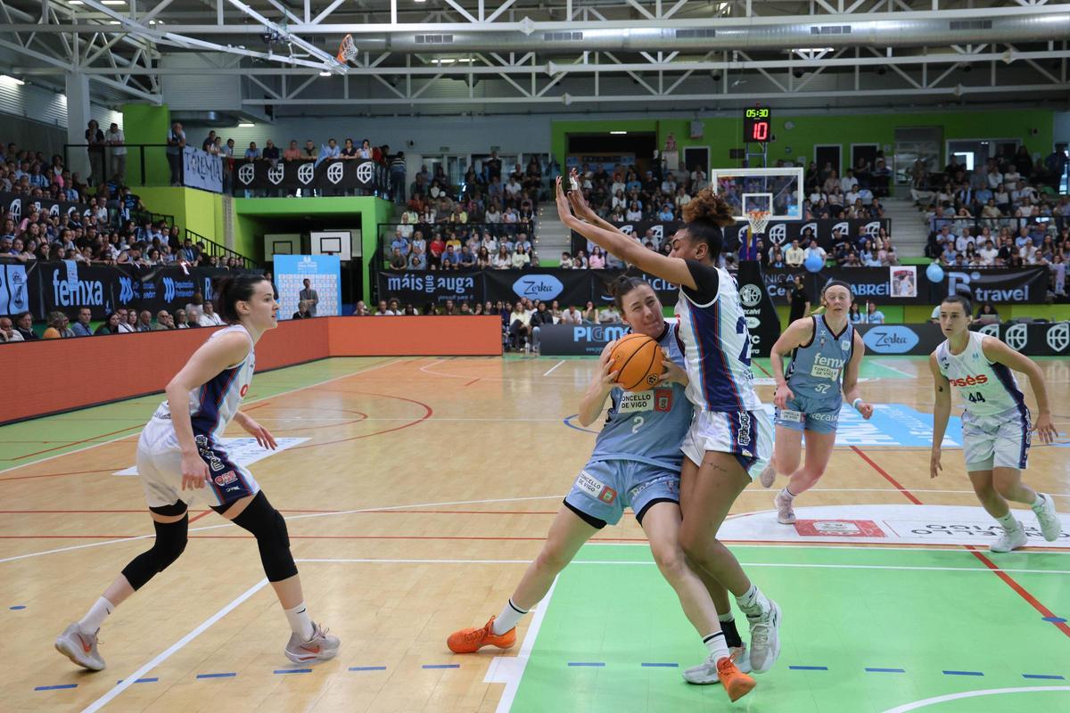 El Celta Zorka celebra su ascenso a la élite del baloncesto