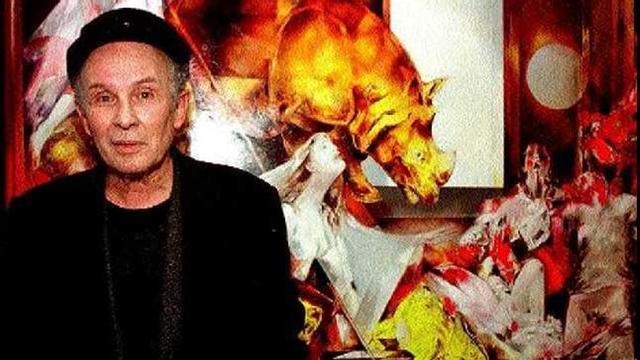 Xaime Quessada, delante de uno de sus cuadros. / m. núñez